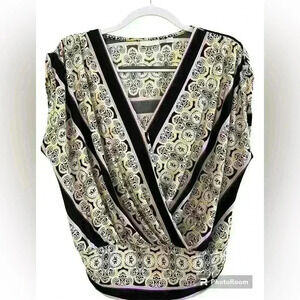 Women’s New York and Company Stretch Top